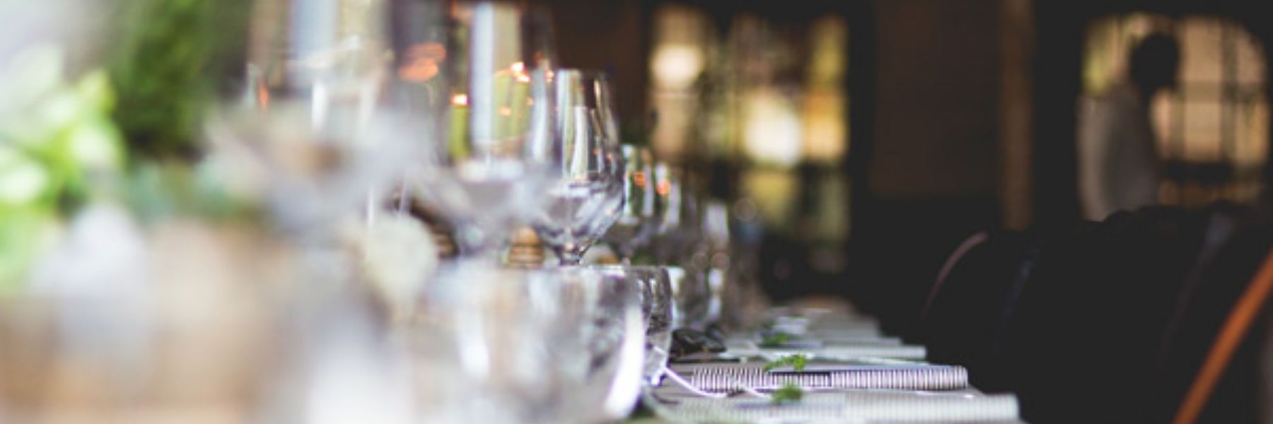 Thanksgiving Dinner Table Blog Banner